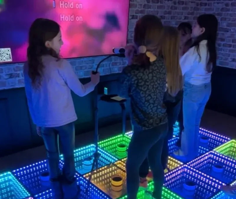 Music Room Paris 12 : Karaoké, Blind Test & Just Dance